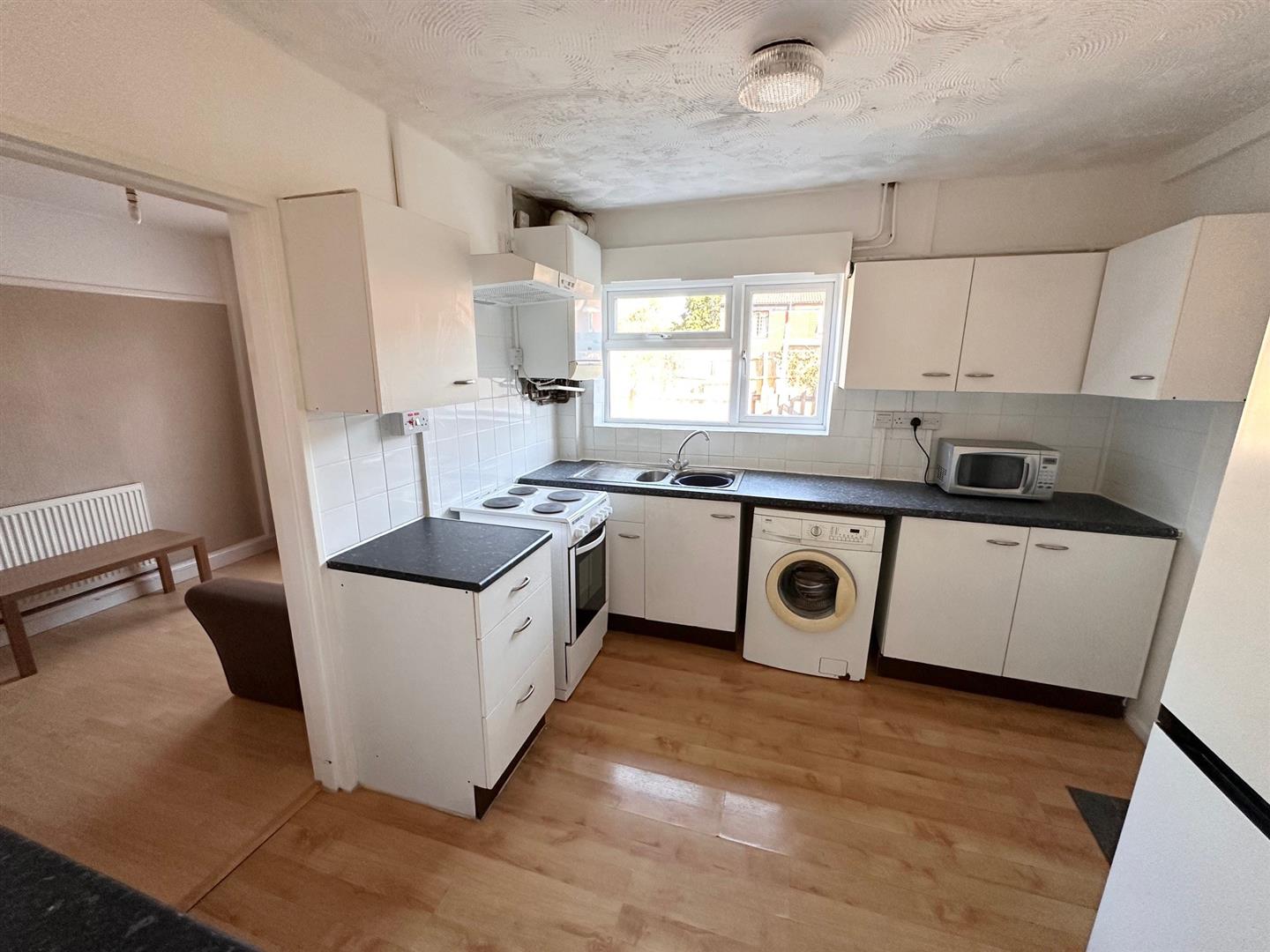 House New Peachey Lane in Greater London