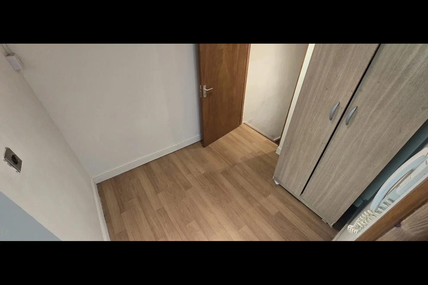 Flat Barking Road in Greater London