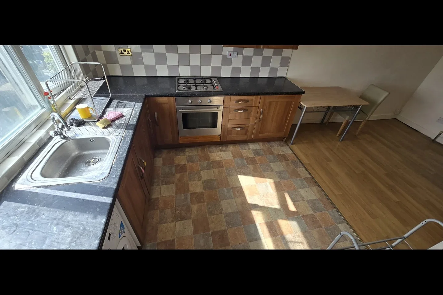 Flat Barking Road in Greater London