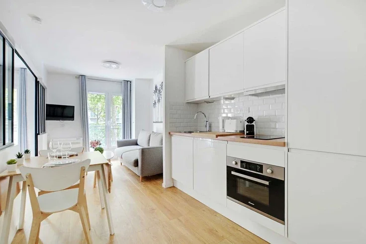 Flat Boulevard Marguerite de Rochechouart in Paris