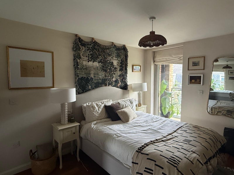 Flat Wyfold Road in Greater London