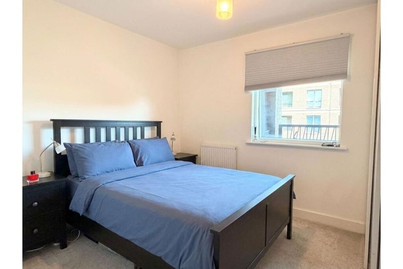 Flat Adelaide Street in City of Westminster