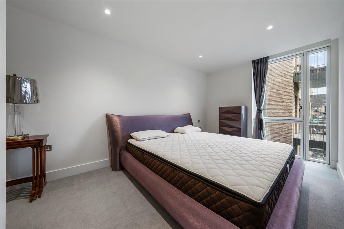 Flat Ladbroke Grove in Greater London