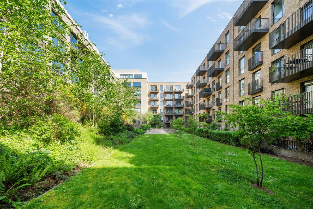 Flat Ladbroke Grove in Greater London