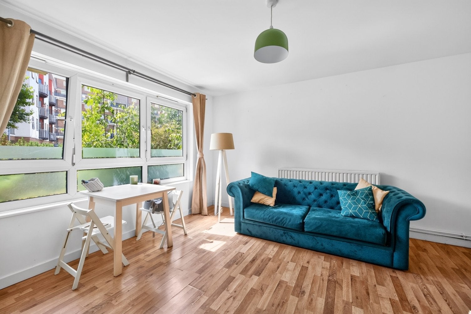 Flat Maltby Street in Greater London