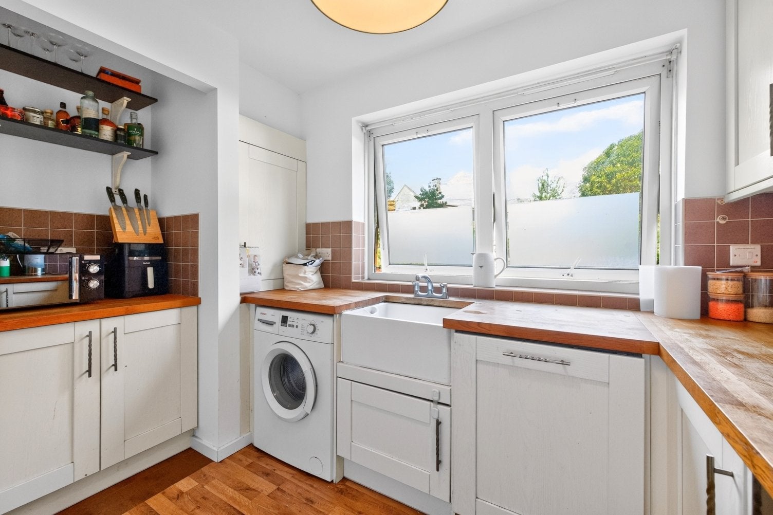 Flat Maltby Street in Greater London