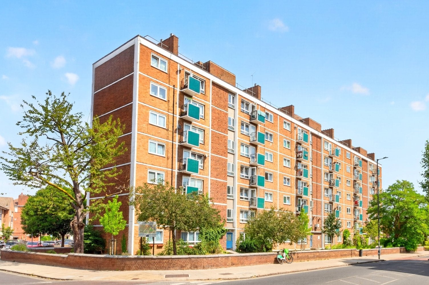 Flat Maltby Street in Greater London