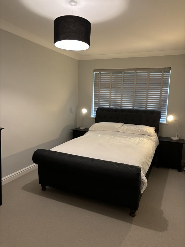Room Foxgrove Road in Greater London