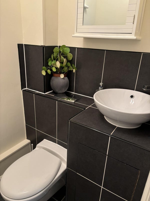 Room Foxgrove Road in Greater London