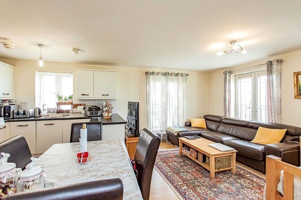 Flat Dodd Road in Watford
