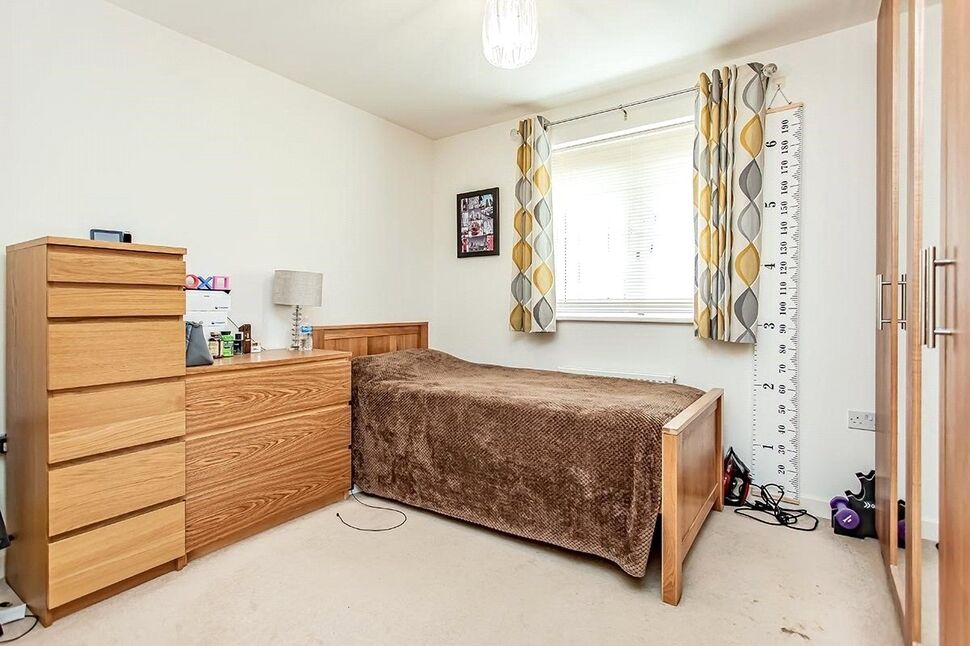 Flat Dodd Road in Watford