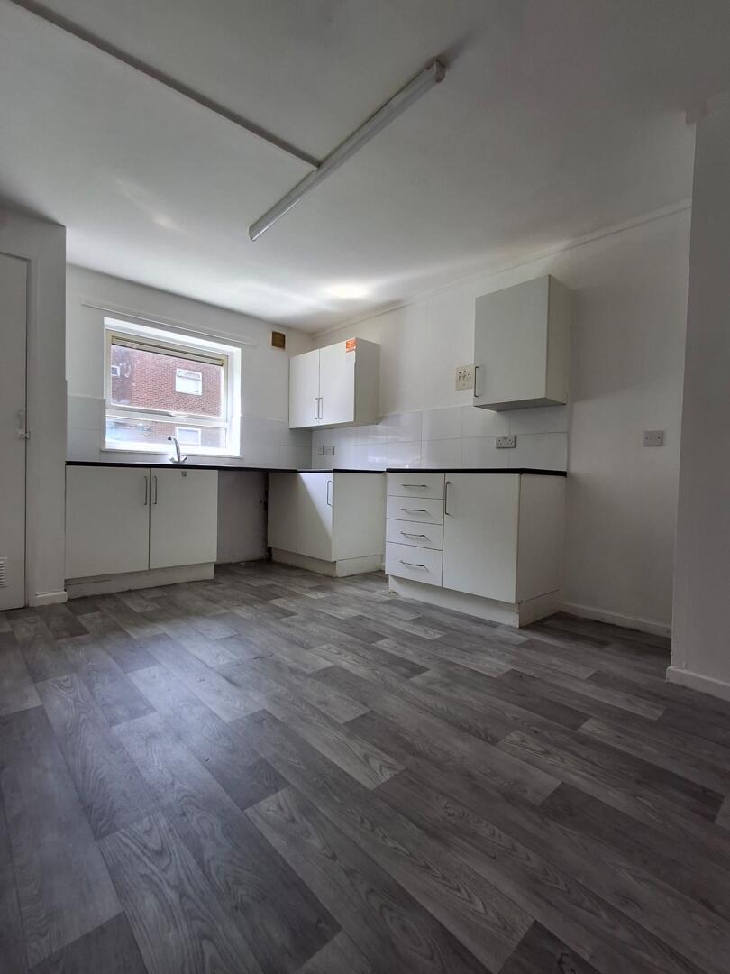 Flat Brookside Avenue in Telford