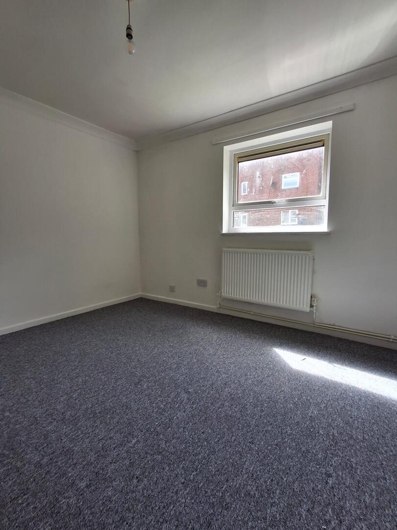 Flat Brookside Avenue in Telford