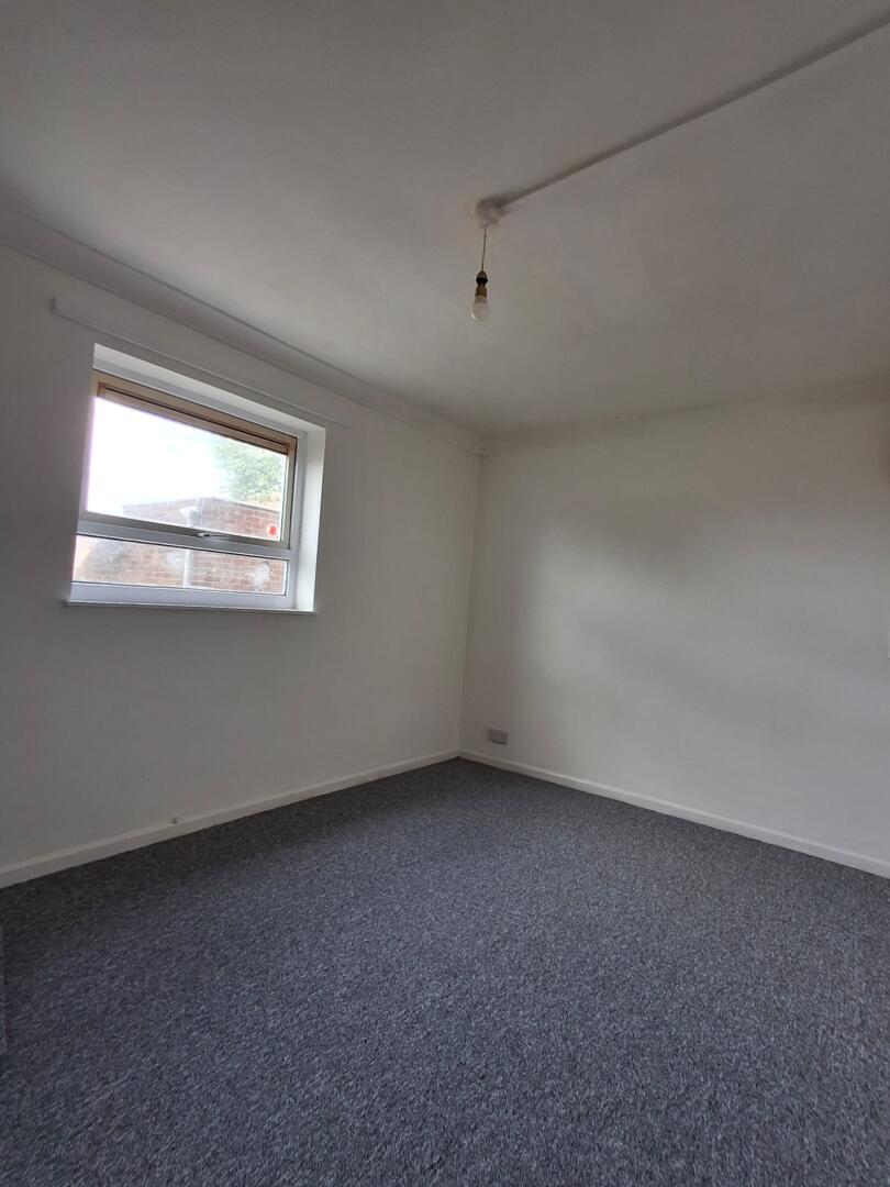 Flat Brookside Avenue in Telford