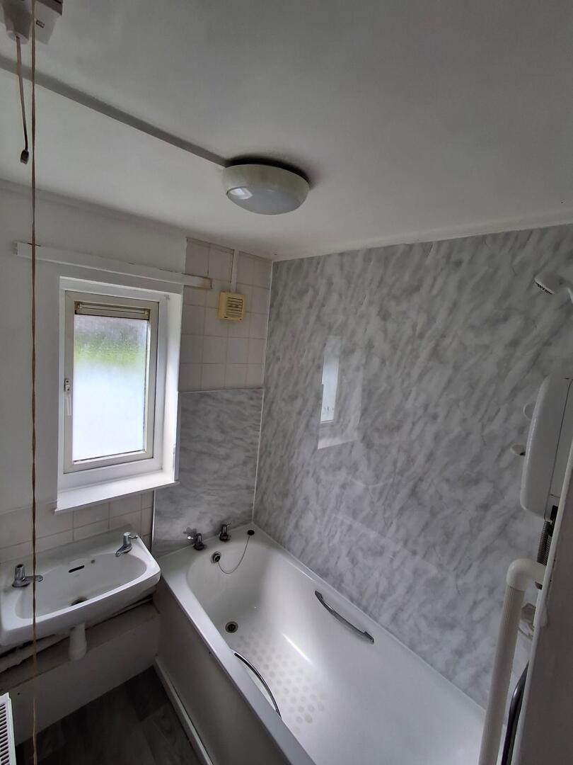 Flat Brookside Avenue in Telford