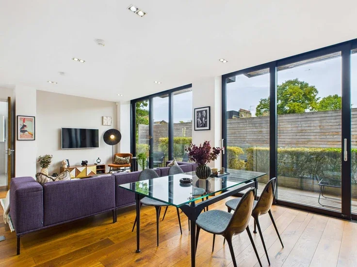 Flat Bayham Street in Greater London