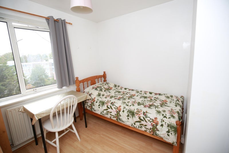 Room Princes Way in Greater London
