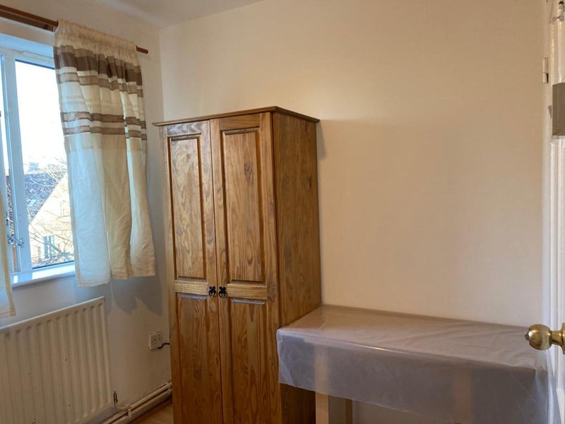 Room Princes Way in Greater London