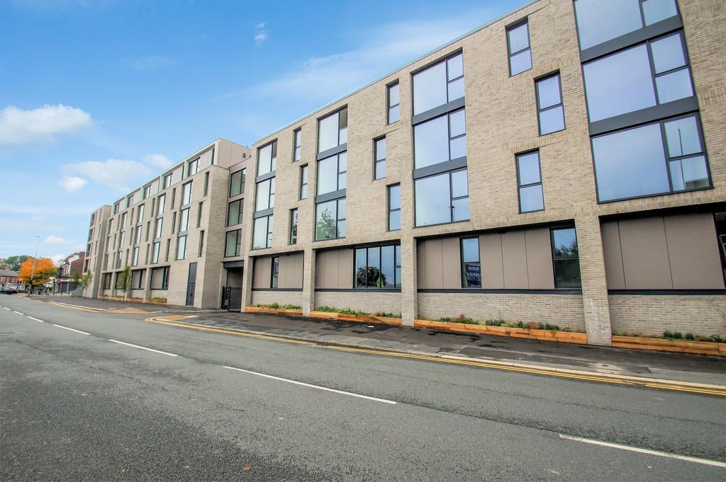 Flat Lower Broughton Road in Salford