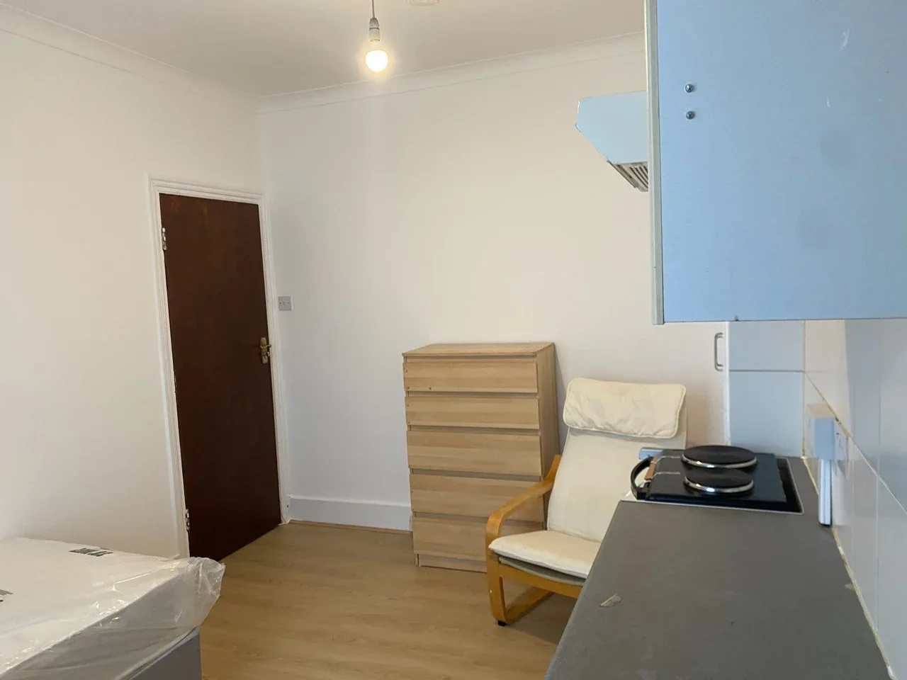 Room Grove Green Road in Greater London