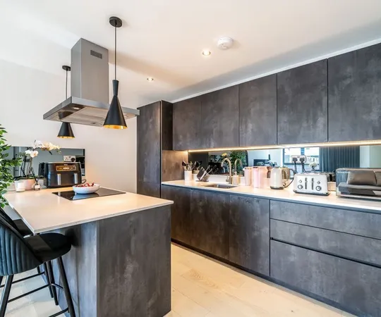 Room Diggers Lane in Elmbridge