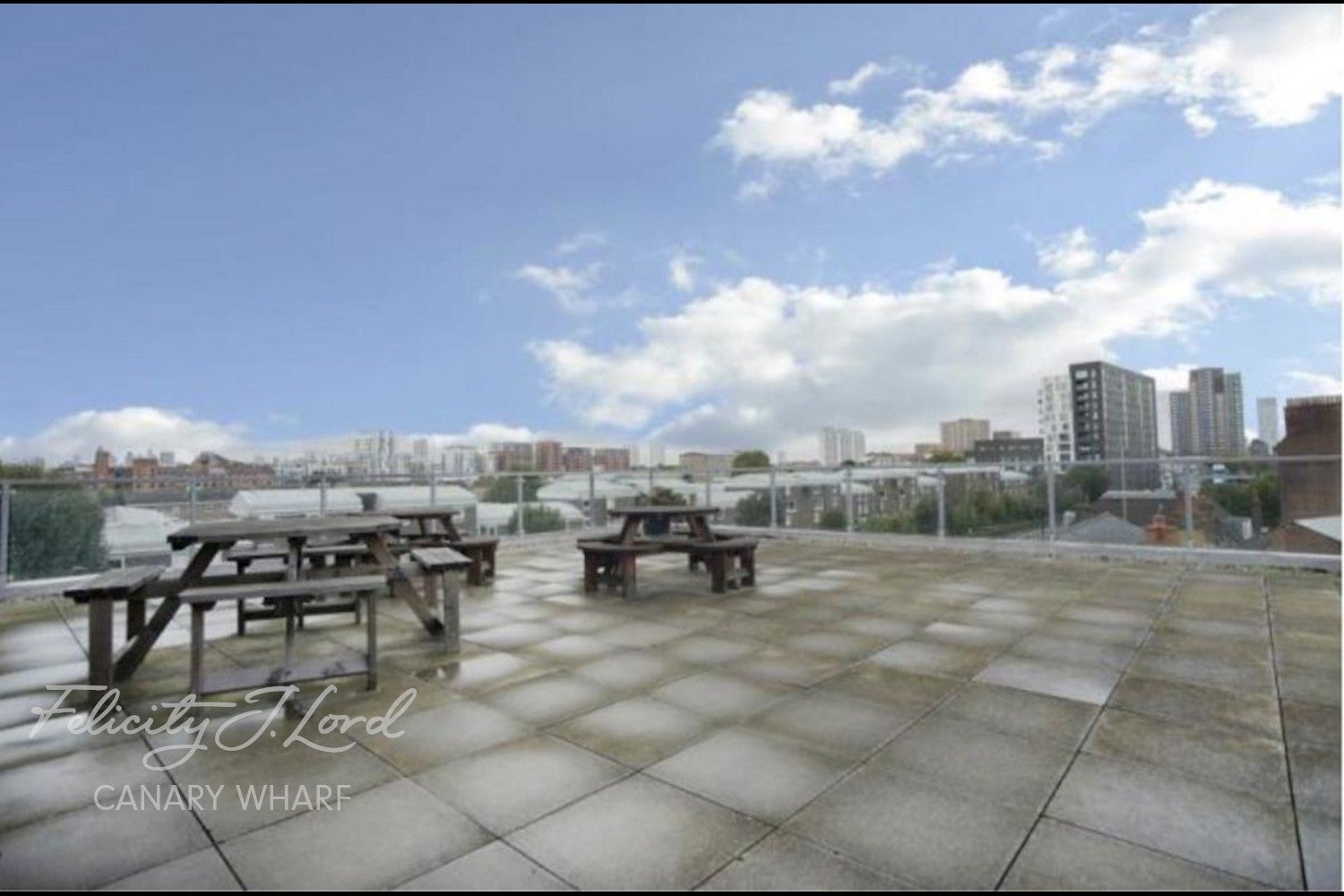 Flat Wellspring Close in Greater London