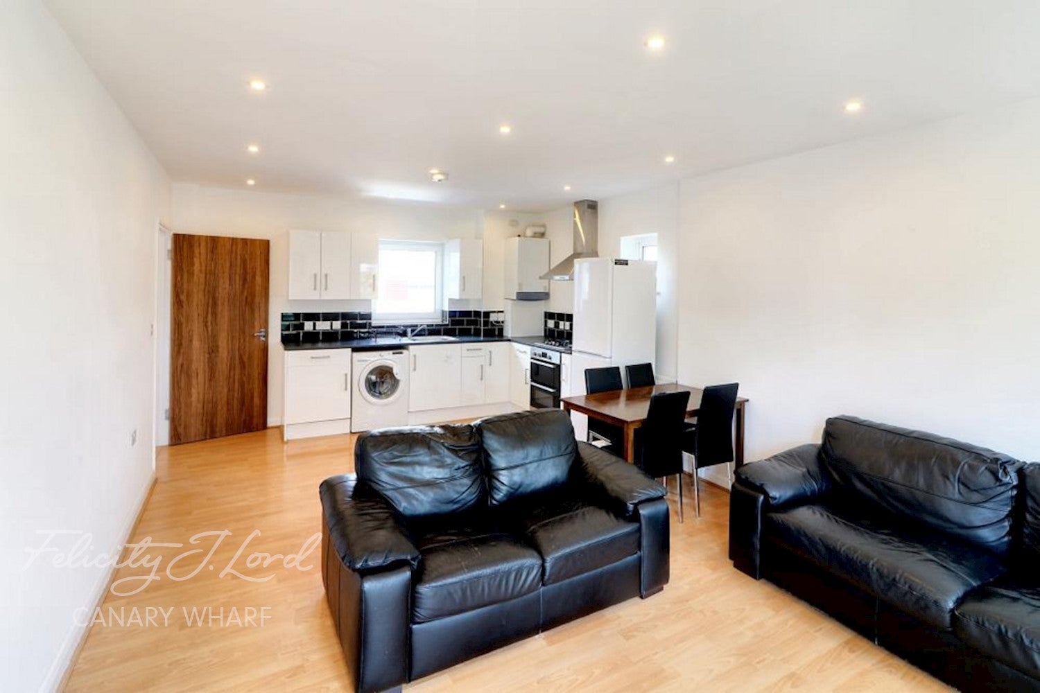 Flat Wellspring Close in Greater London