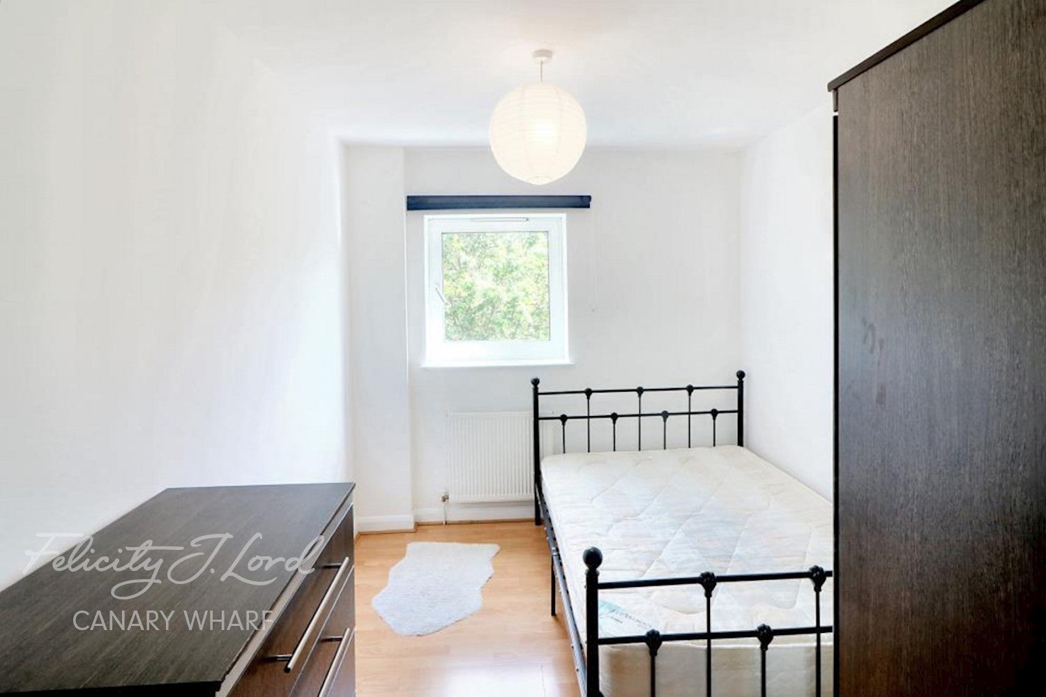 Flat Wellspring Close in Greater London