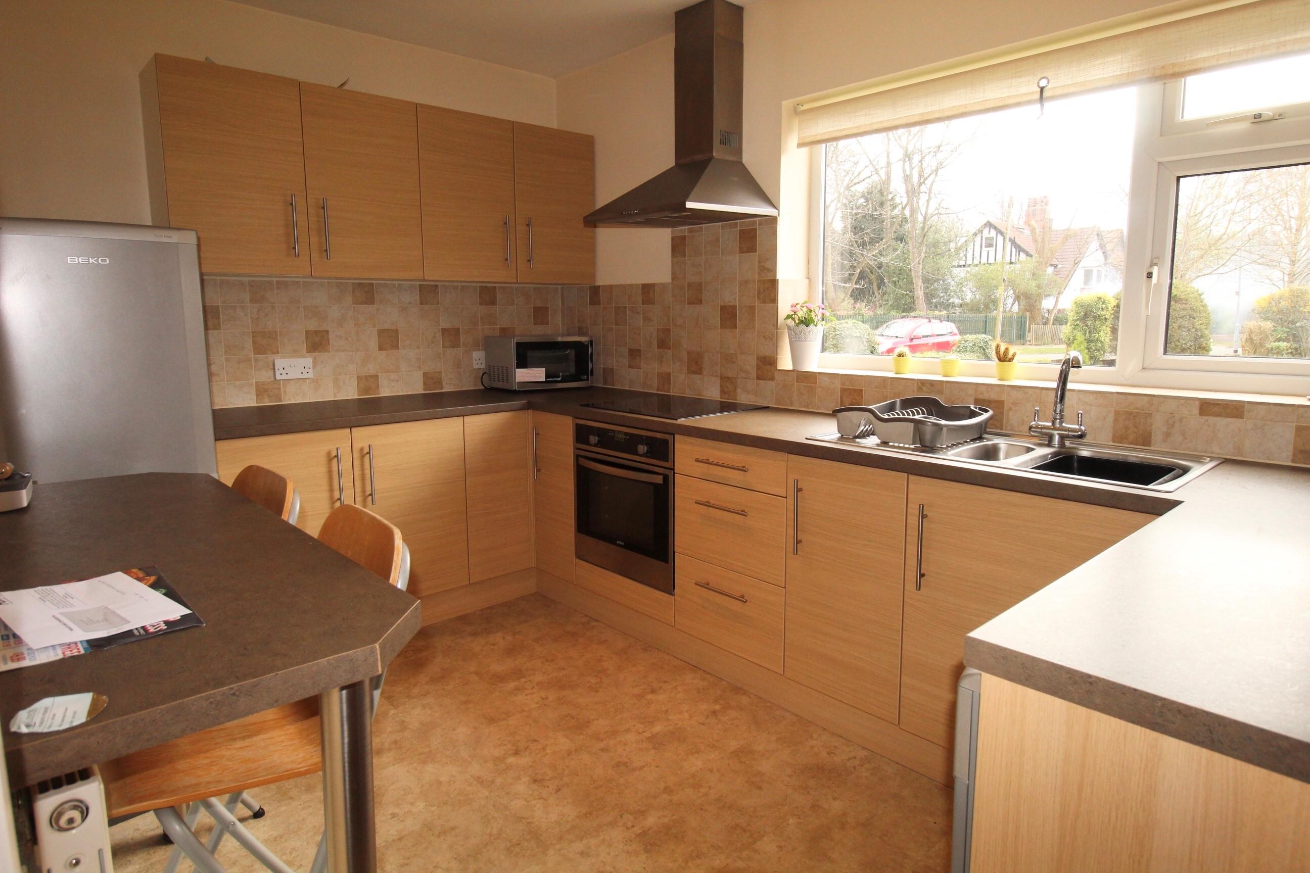 Flat Kirkstall Lane in Leeds