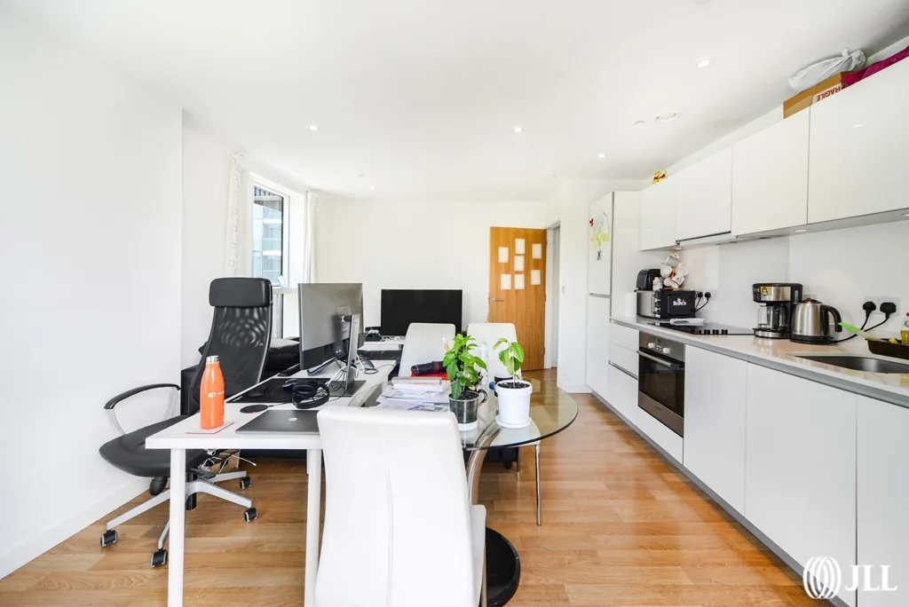 Flat Seven Sisters Road in Greater London