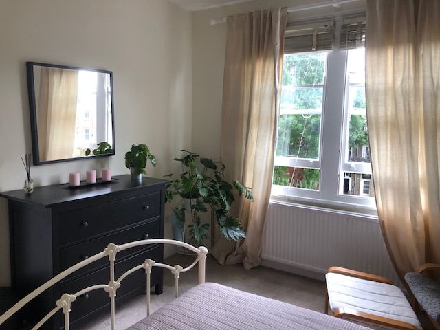 Room Grantully Road in City of Westminster