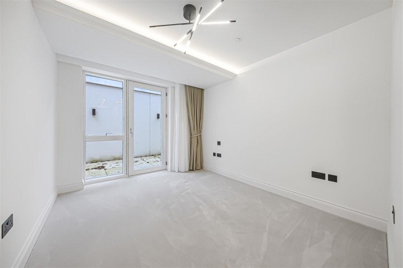 Flat Finchley Road in Greater London