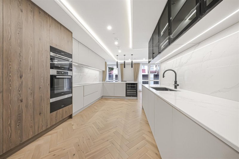 Flat Finchley Road in Greater London