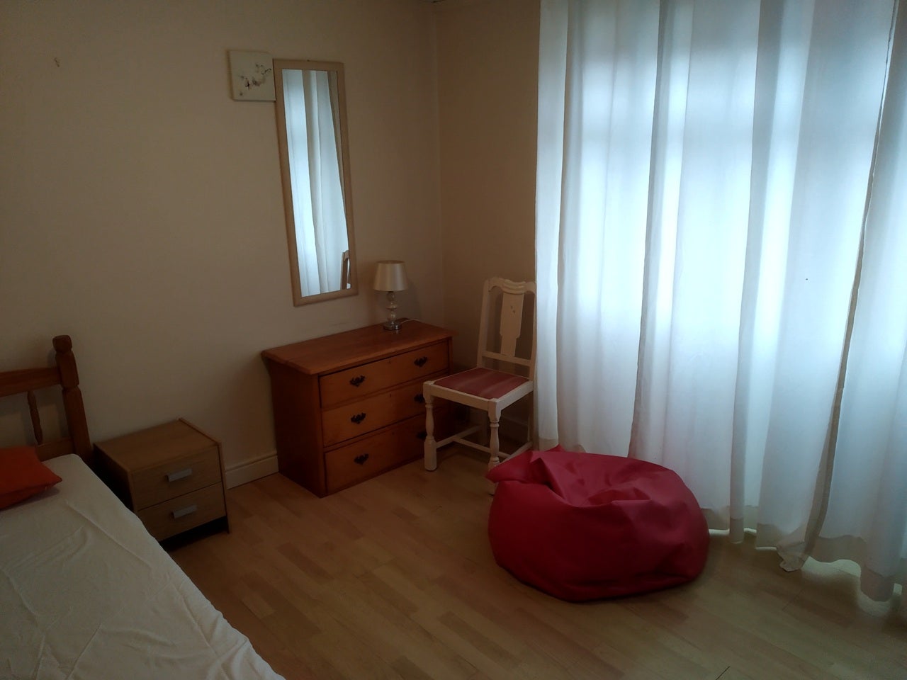 Room Boyn Hill Road in Maidenhead