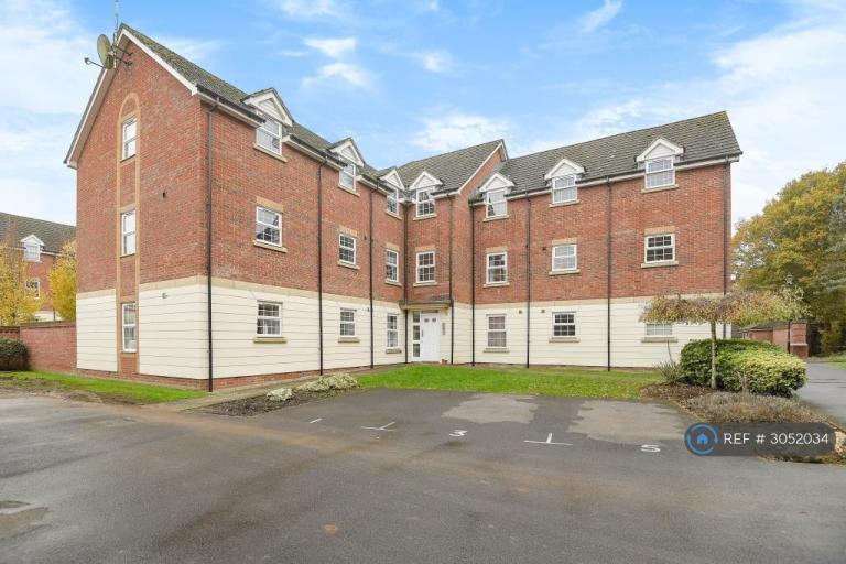 Flat Mandarin Drive in Greenham