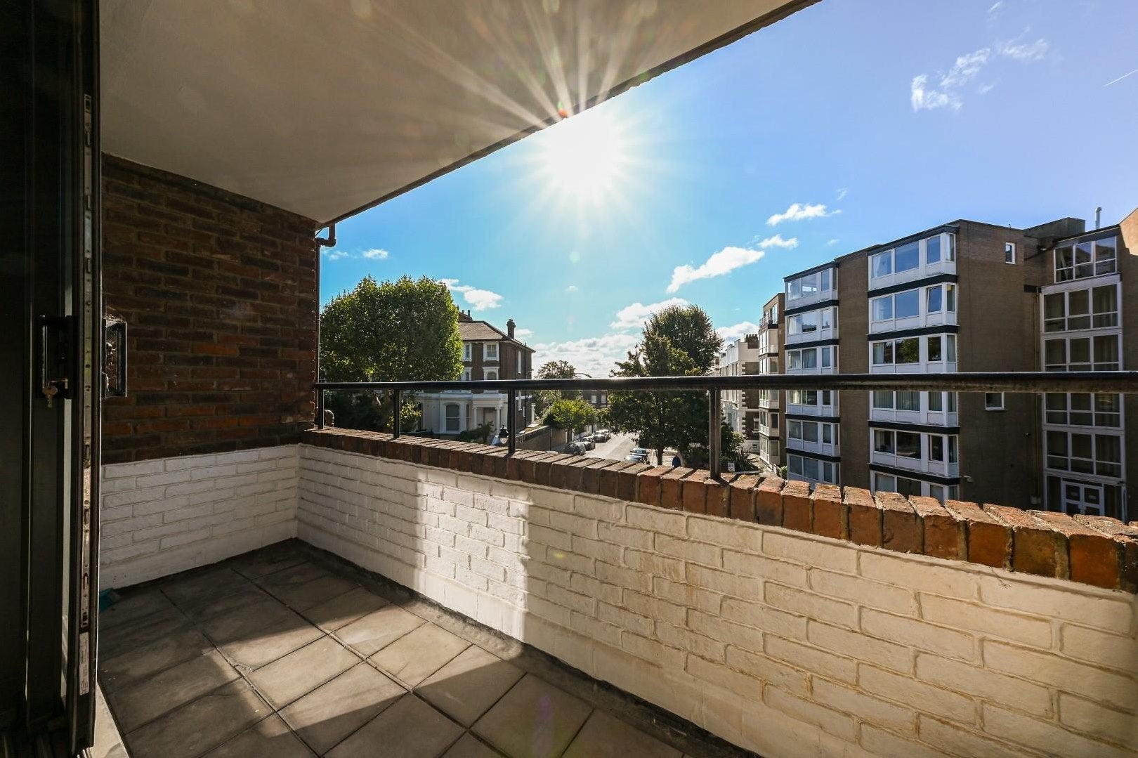 Flat Fellows Road in Greater London