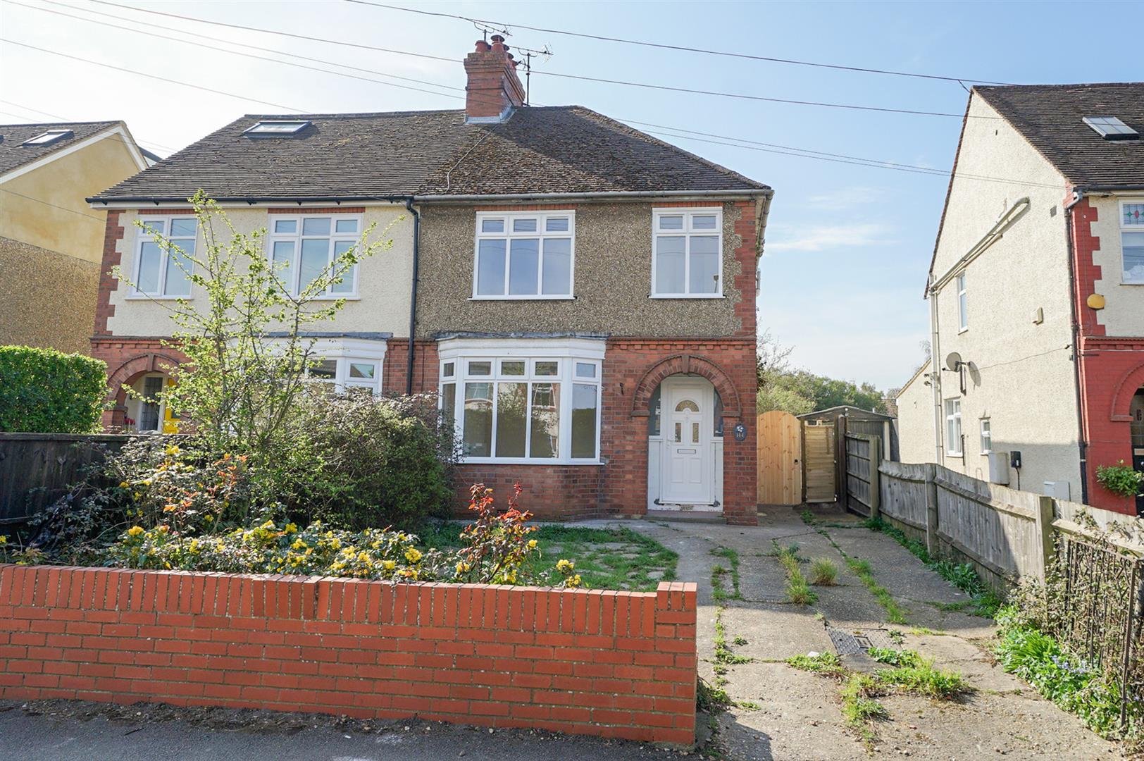 House Stanbridge Road in Leighton Buzzard