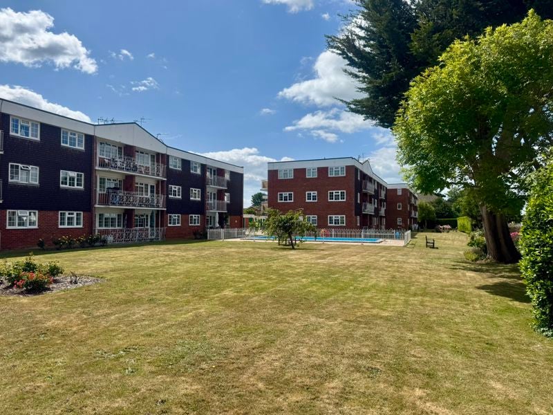Flat Beach Road in Havant