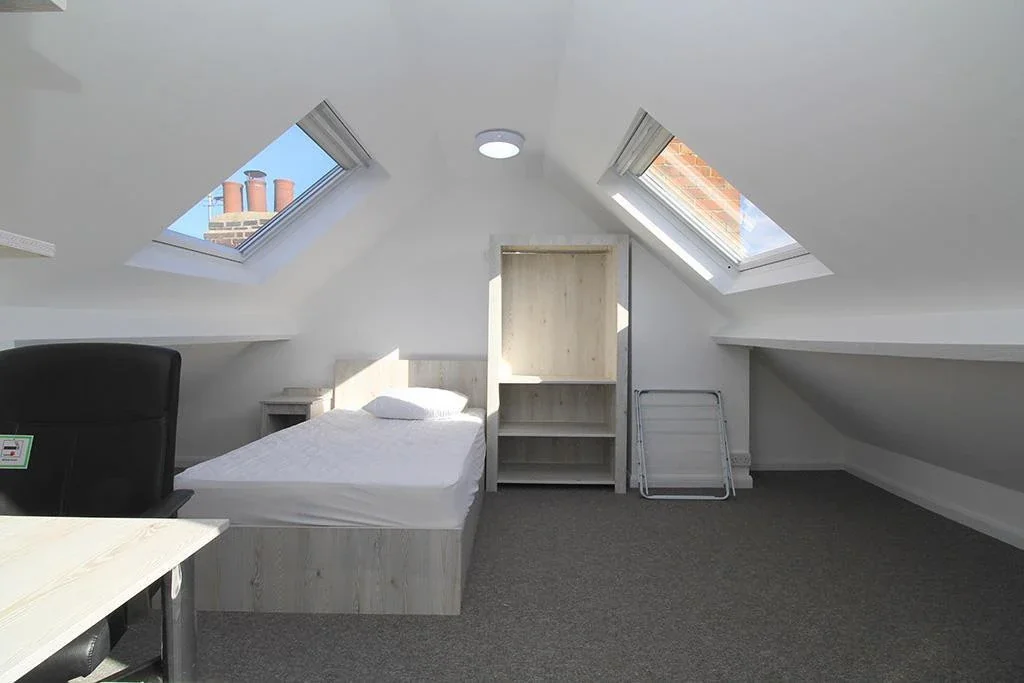 Room Forest Road in Charnwood