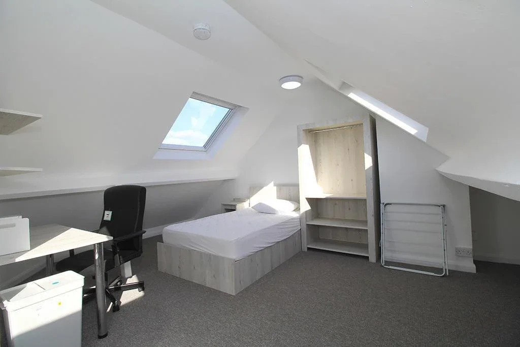 Room Forest Road in Charnwood
