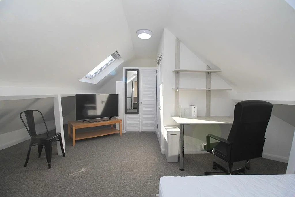 Room Forest Road in Charnwood
