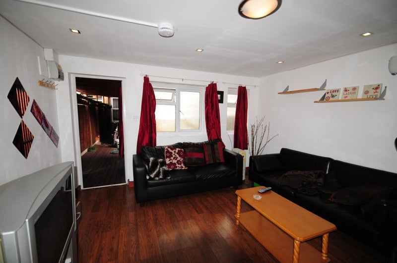 Room St Mary's Road in Greater London