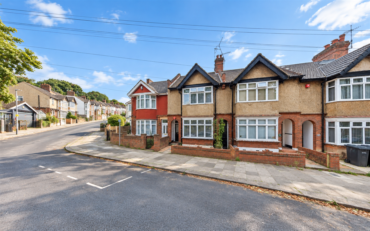 House Kingston Road in Luton