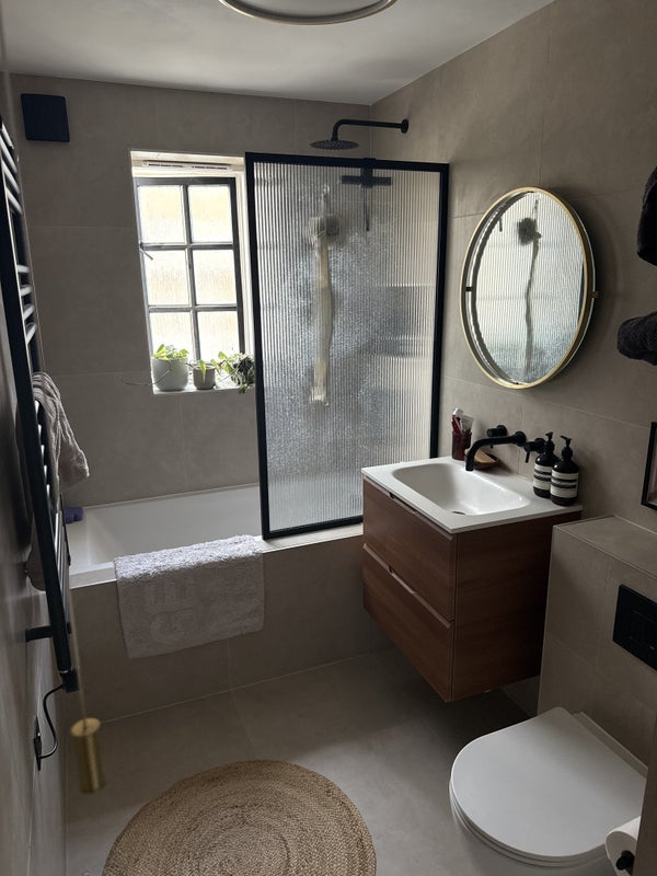 Room Gilbert Close in Greater London