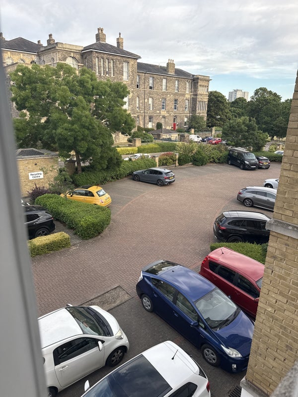 Room Gilbert Close in Greater London