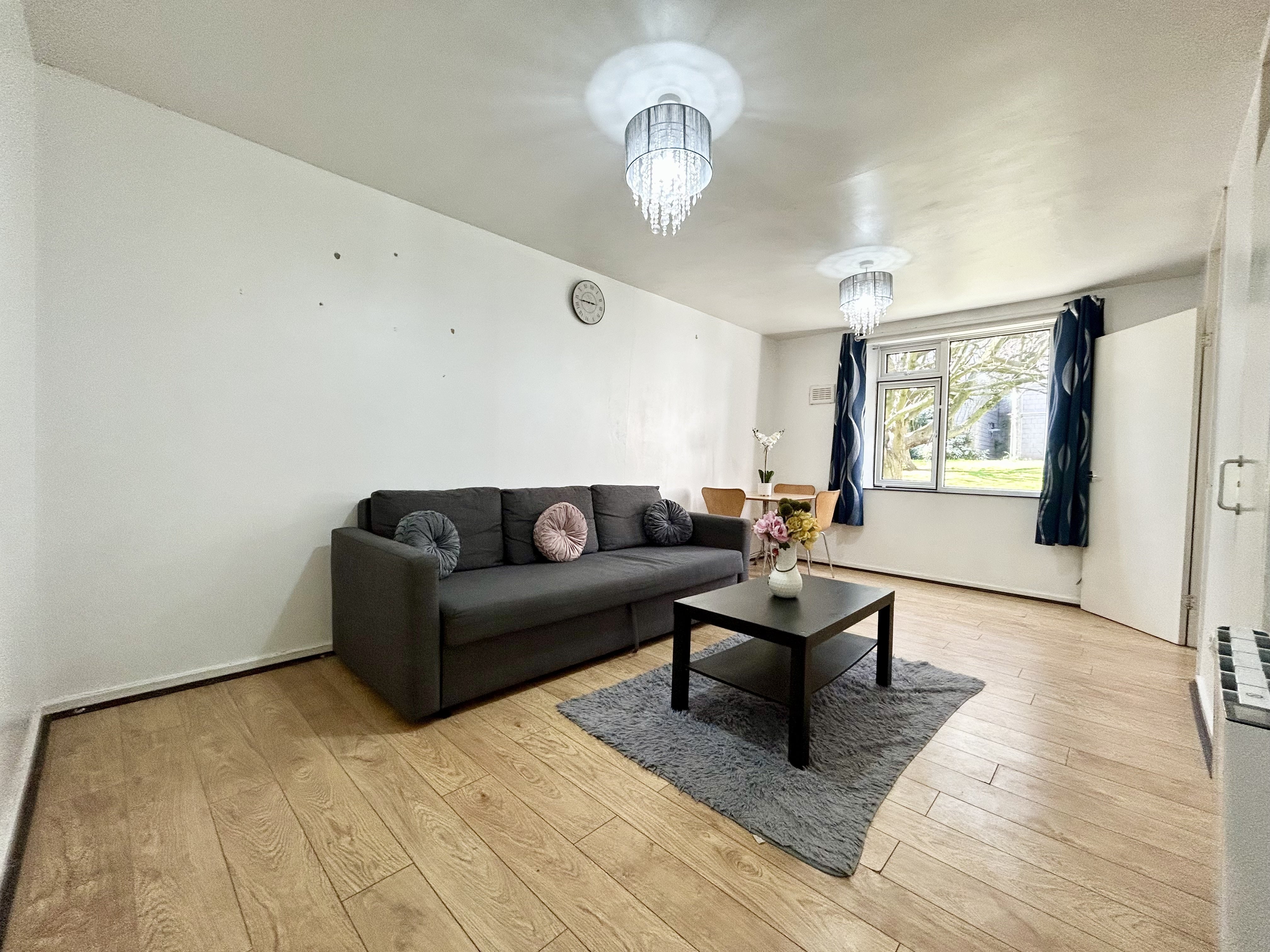 Flat Montague Hill South in Bristol
