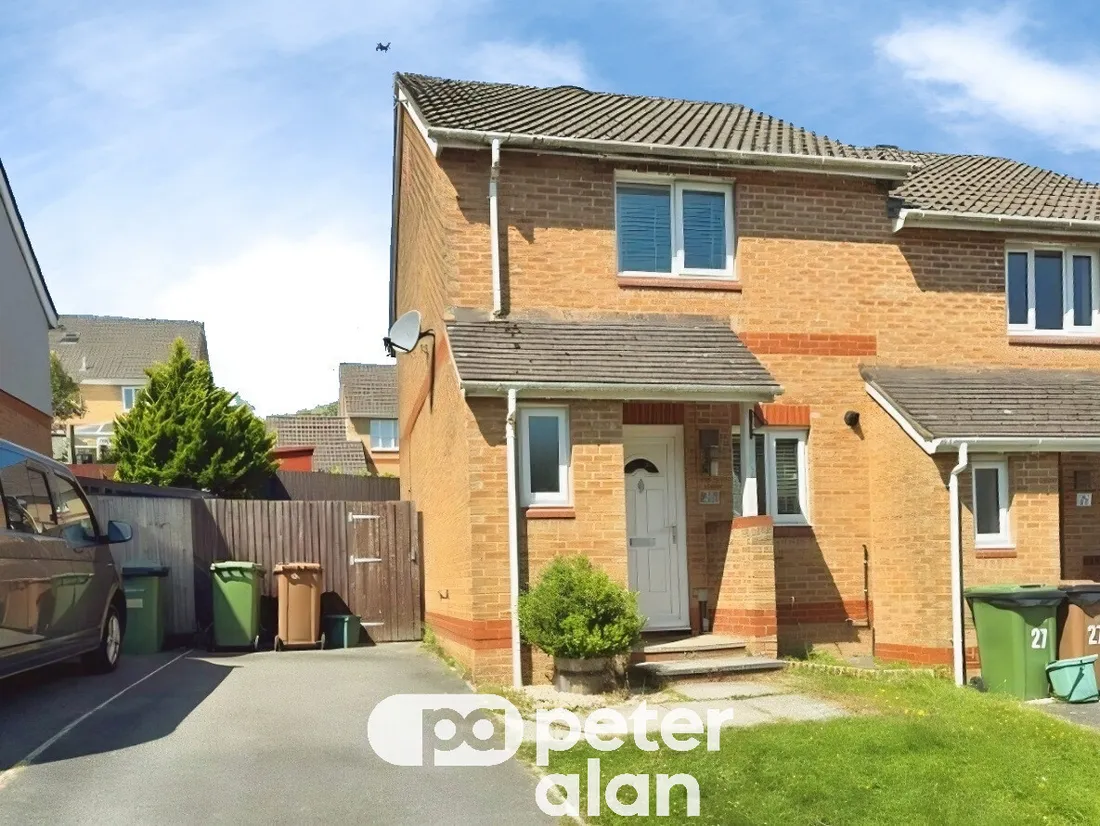 House St. Rhidan Close in Pontllanfraith