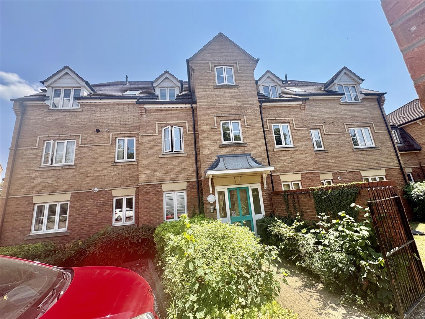 Flat Regal Place in Peterborough