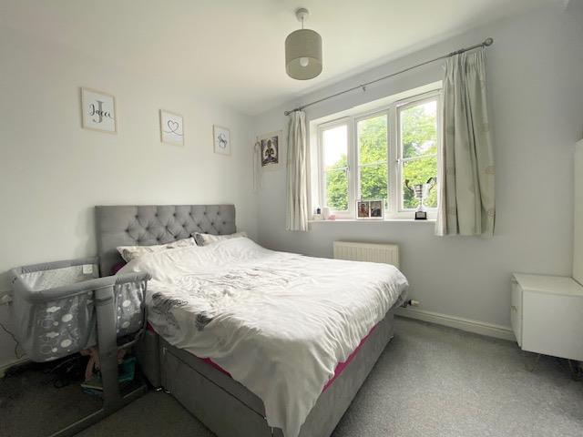 Flat Regal Place in Peterborough