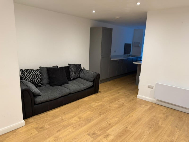 Flat East Street in Bristol